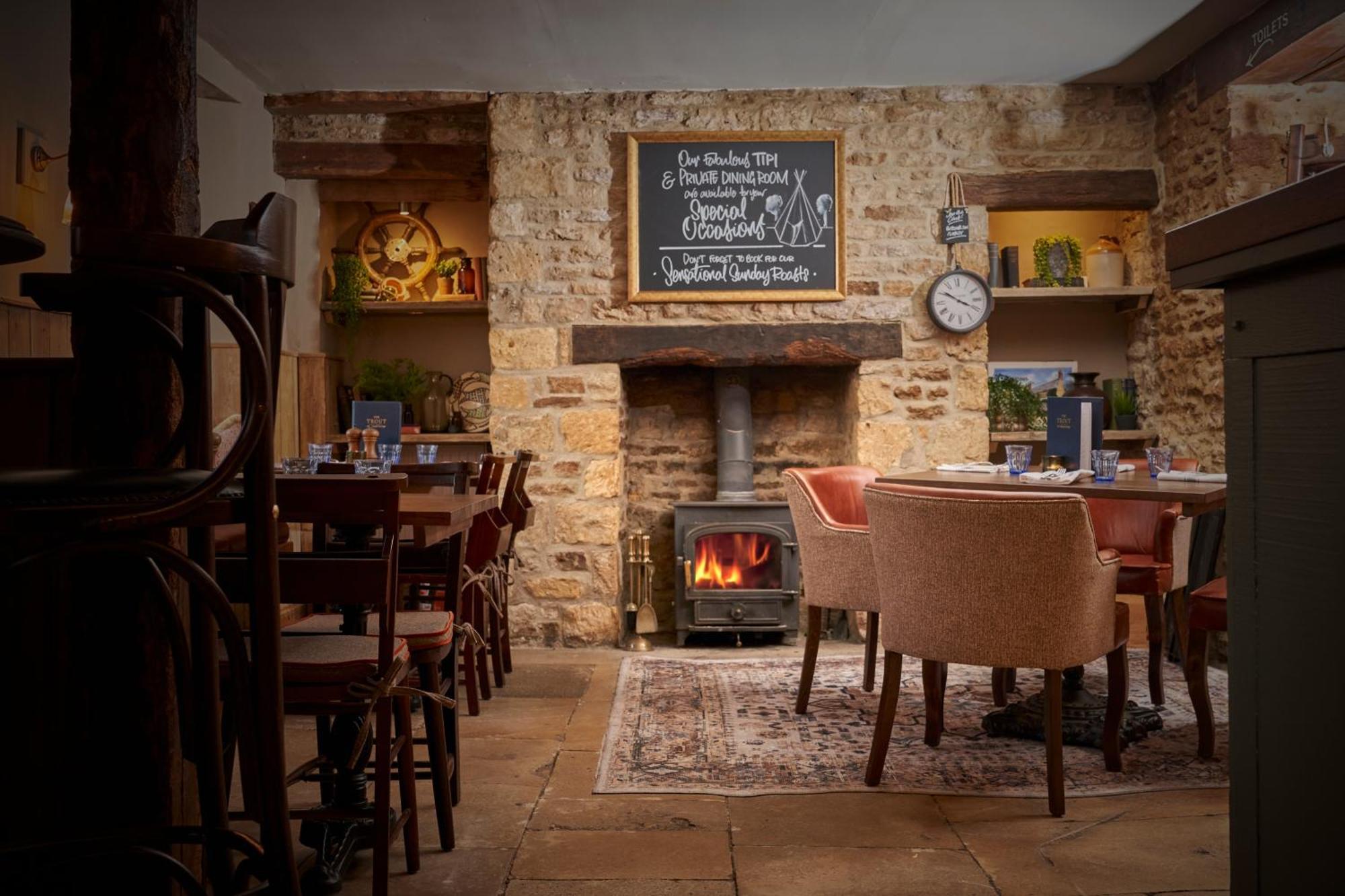 Hotel The Trout At Tadpole Bridge Faringdon Exterior foto
